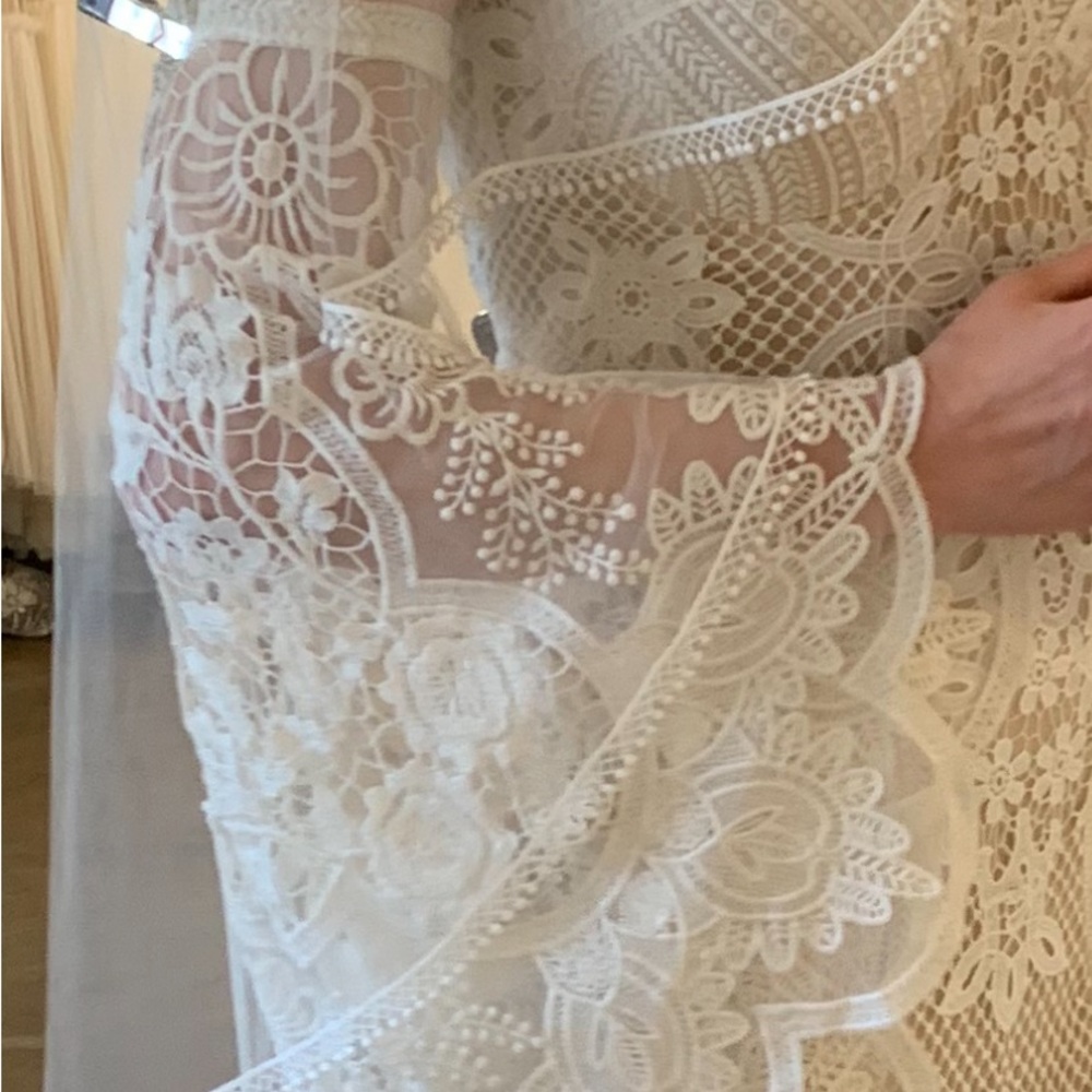Rue De Seine Adara Gown and Sleeves - Picture 8 of 8